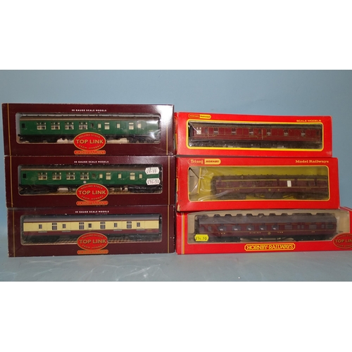 509 - Hornby OO gauge, six boxed coaches, R4006 (x2), R4095, R891, R440 and R422 (Triang), (6).... 