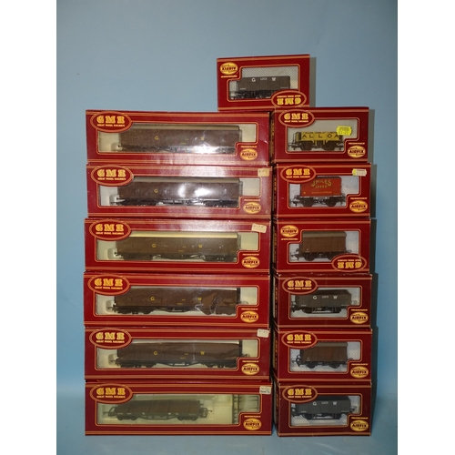 516 - Airfix GMR OO gauge, thirteen boxed wagons: 54308-8 (x3), 54306-2 (x2), 54370-3 (x3), 54304-6 (x2), ... 