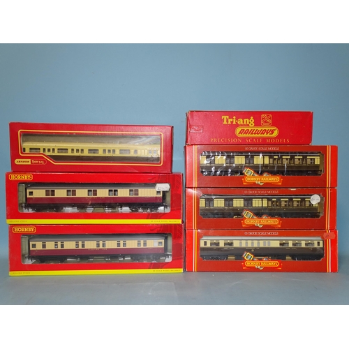 522 - Hornby OO gauge, five boxed coaches: R4182 (x2), R123 (x2) and R458, also two boxed Triang coaches: ... 