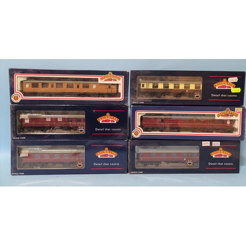 541 - Bachmann OO gauge, four boxed BR maroon coaches: 34-451, 39-151, 39-076B and 39-101, also two other ... 