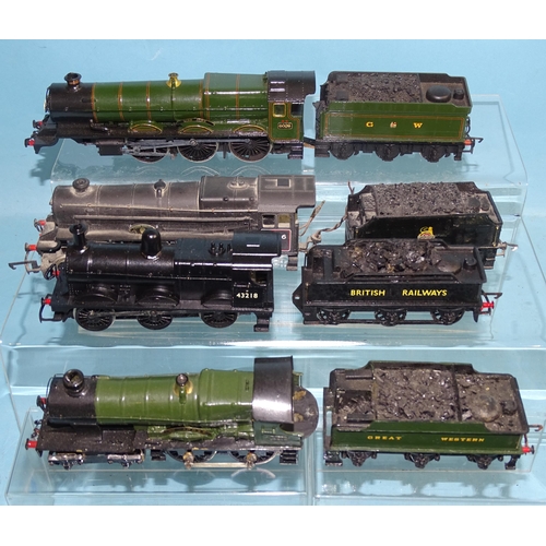 599 - A quantity of OO gauge locomotives for parts, spare tenders, coach parts, nuts, bolts, etc.... 