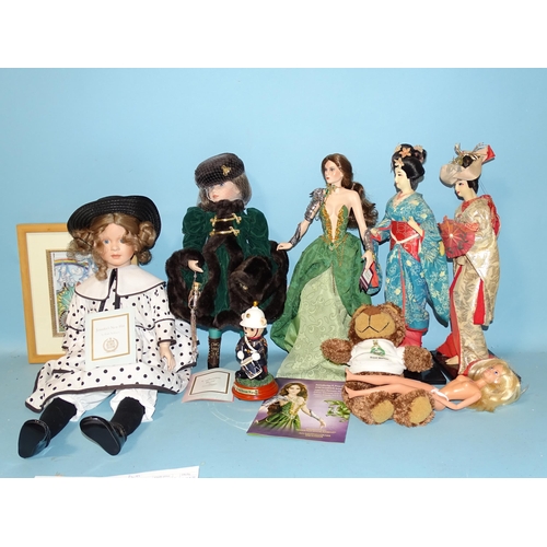 683 - Two Franklin Mint Heirloom dolls: 