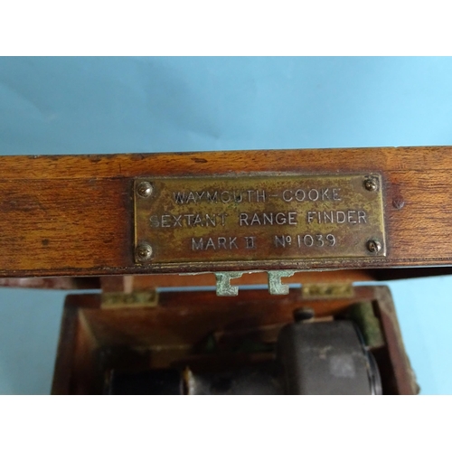 722 - A Waymouth-Cooke Naval Ranger Finder Pat No.1599/1914, no.909 MkII, (handle broken), in fitted box.... 