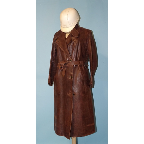 745 - A vintage lady's tan soft leather coat used for motorcycling, with stand-up collar and parallel-stit... 