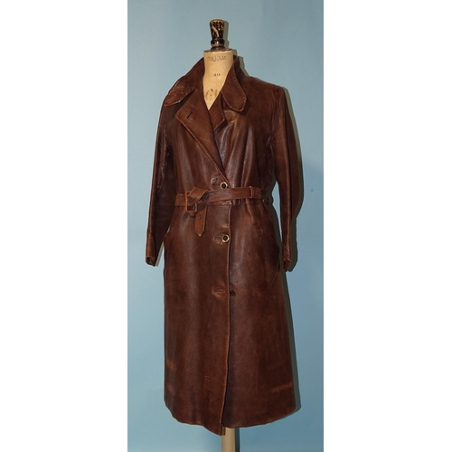 745 - A vintage lady's tan soft leather coat used for motorcycling, with stand-up collar and parallel-stit... 