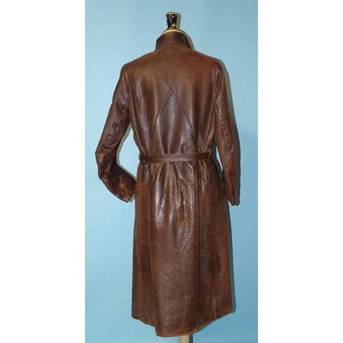 745 - A vintage lady's tan soft leather coat used for motorcycling, with stand-up collar and parallel-stit... 