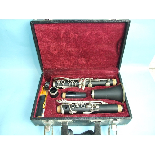 755 - An Intermusic clarinet, 26cm, in fitted case.