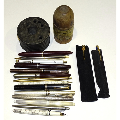 137 - Four various Sheaffer fountain pens, other fountain and ballpoint pens, a wooden Waterman's Ideal In... 