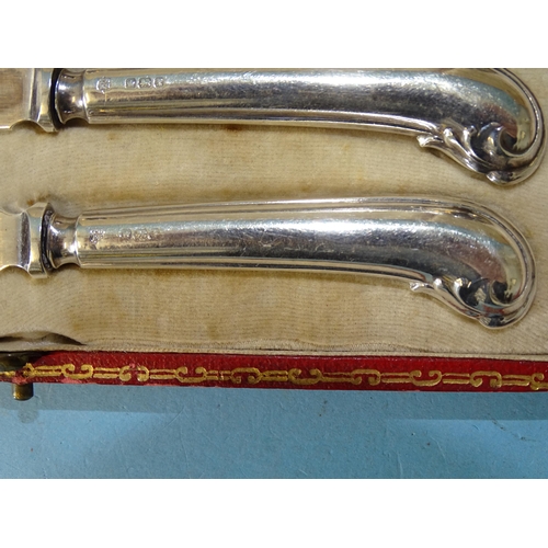 347 - Two cased sets of silver pistol-handled fruit knives, Thomas Bradbury & Sons, Sheffield 1915, 19... 