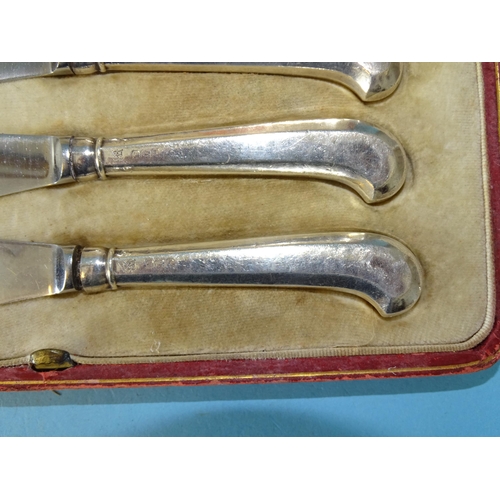 347 - Two cased sets of silver pistol-handled fruit knives, Thomas Bradbury & Sons, Sheffield 1915, 19... 