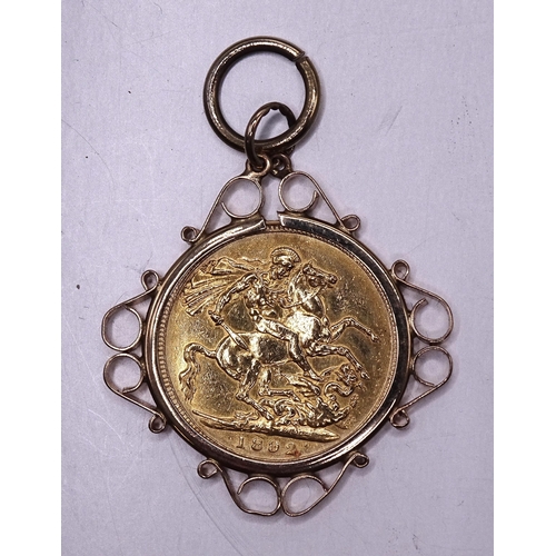 366 - A Queen Victoria sovereign, 1892, George and dragon back, in 9ct gold pendant mount, gross weight 10... 