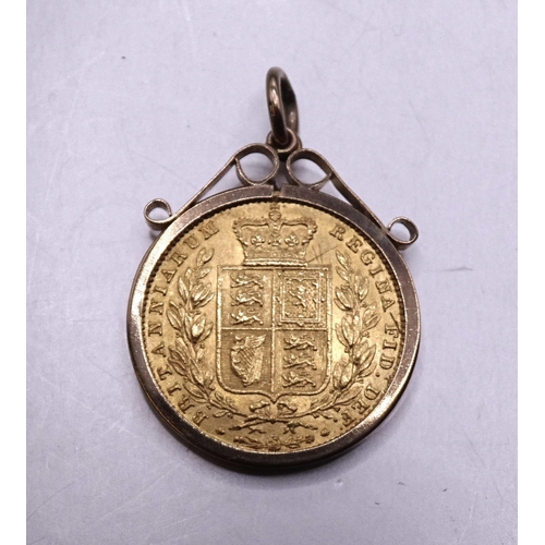 367 - A Queen Victoria sovereign, 1856, shield back, in 9ct gold pendant mount, 9.5g.