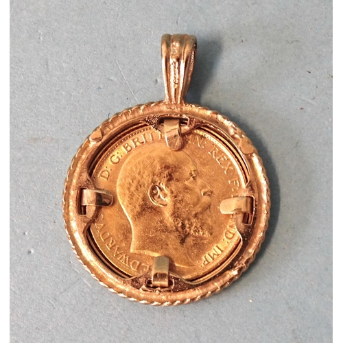 370 - An Edward VII half-sovereign, 1909, in 9ct gold pendant mount, 7.2g.