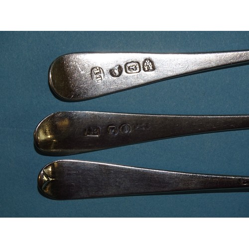 345 - Five George III silver Old English pattern teaspoons, George Smith & William Fearn, London 1788 ... 