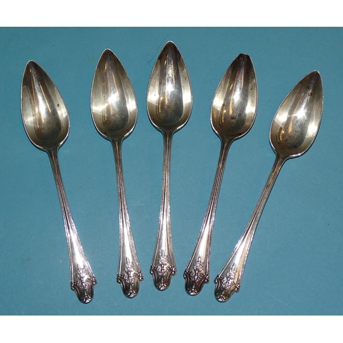 226 - Five silver grapefruit spoons, Sheffield 1906, ___3.5oz.