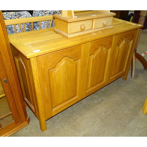 27 - A craftsman-made oak blanket box with hinged lid, 124cm wide, 70cm high, 39.5cm deep.... 