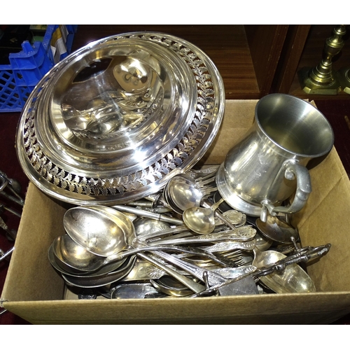 104 - A quantity of king's pattern plated cutlery, a collection of plated sugar tongs, a wooden inkstand, ... 