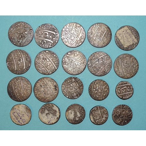 127 - A collection of twelve British India silver one-rupee coins, (1793-1818), Bengal Presidency, togethe... 