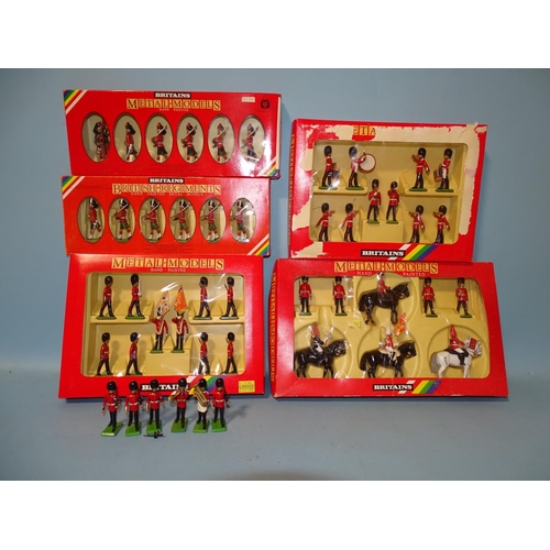 255 - Britains, Scottish Regiment, (boxed), sets: 7206, 7207, 7237, 7245 and 7218 and nine unboxed soldier... 