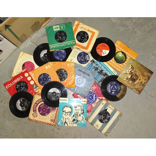 471 - A collection of LP and 45RPM records, mainly easy listening, country genres, etc.