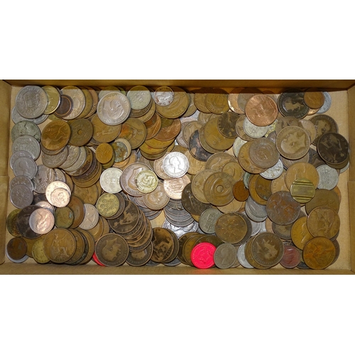 134 - A quantity of British coinage, including a small collection of pre-1947 silver, approximately £7 8Sh... 