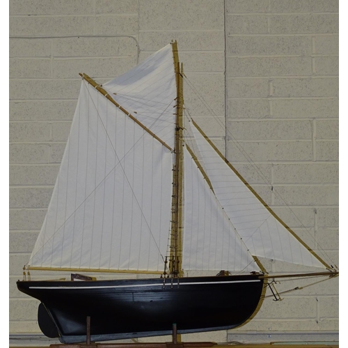 458 - Chris Brown Light Engineering, a kit-built model of the Bristol pilot cutter 'Cariad', on stand, 127... 