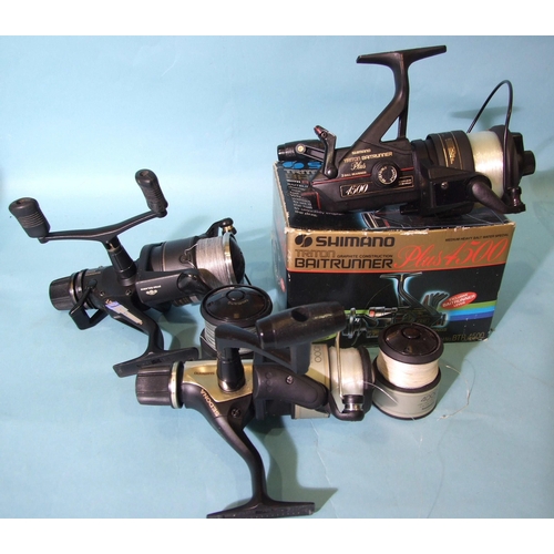 334 - A Shimano Triton Plus BTR 4500 fixed-spool reel, in box, a Shimano 6010 with spare spool and a 4000 ... 