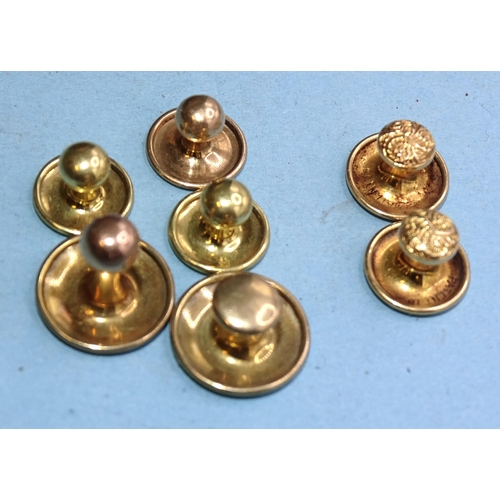 405 - A pair of 18ct gold dress studs, 1.9g and five 9ct gold dress studs, 3.3g, (7), in stud box.... 