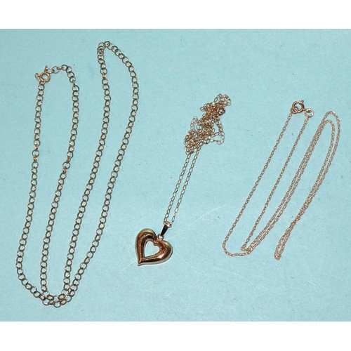 443 - A 9ct gold heart-shaped pendant on chain, 46cm, 2.1g, a 9ct gold neck chain, 51cm, 4.1g and a 14ct g... 