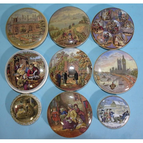 309 - A large group of 19th century pratt ware printed pot lids, including Chin Chew River, Thames Embankm... 