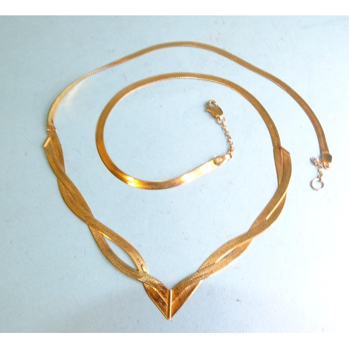 563 - A 9ct gold necklet, 46cm long, 6g, (boxed).