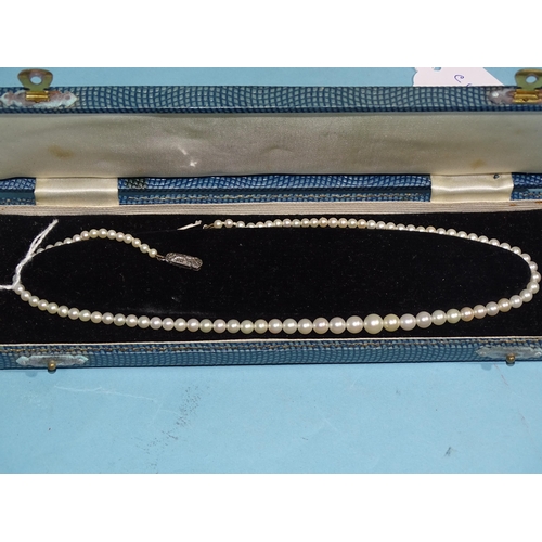 340 - A string of graduated cultured pearls, 42cm, (boxed).