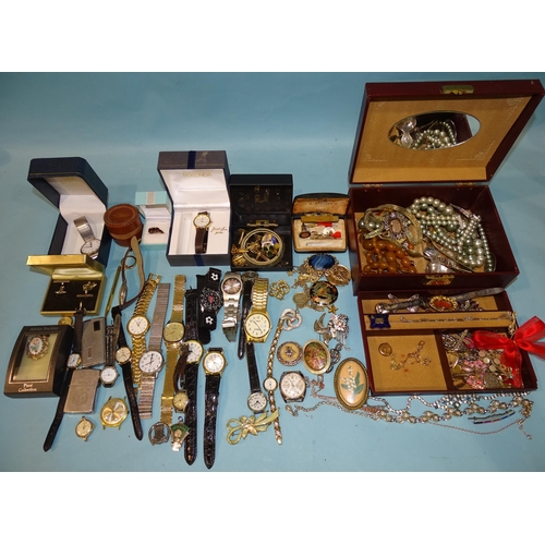 196 - A small quantity of 9ct gold, 4.4g, an Essex A.S. (Angling Society) badge, a silver bracelet and loc... 