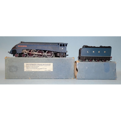 239 - Hornby Dublo, EDL1 3-rail Class A4 4-6-2 LNER blue locomotive and tender 