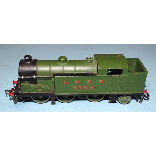 240 - Hornby Dublo, EDG7 tank goods train set with 3-rail LNER green 0-6-2 tank engine RN9596, (boxed, two... 