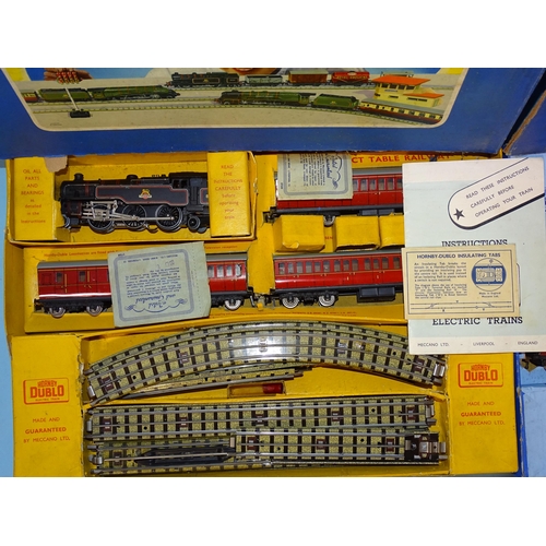 248 - Hornby Dublo, Electric Passenger Set EDP18, with 2-6-4 BR tank locomotive RN80054, three coaches, tr... 