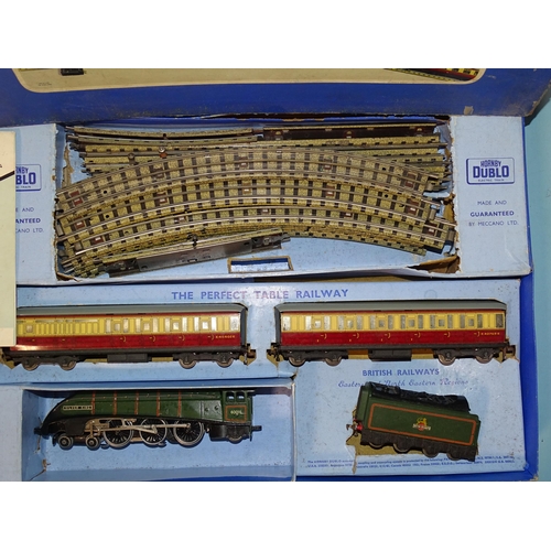 248 - Hornby Dublo, Electric Passenger Set EDP18, with 2-6-4 BR tank locomotive RN80054, three coaches, tr... 