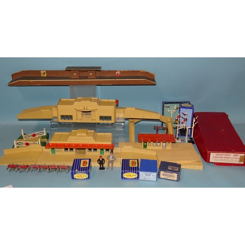 258 - Hornby Dublo, two through stations, an island platform, signals, level crossing, buffers, track and ... 