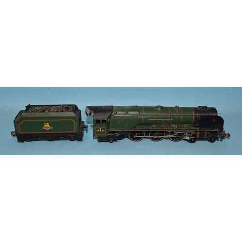 261 - Hornby OO gauge, EDL12 4-6-2 BR locomotive and tender 