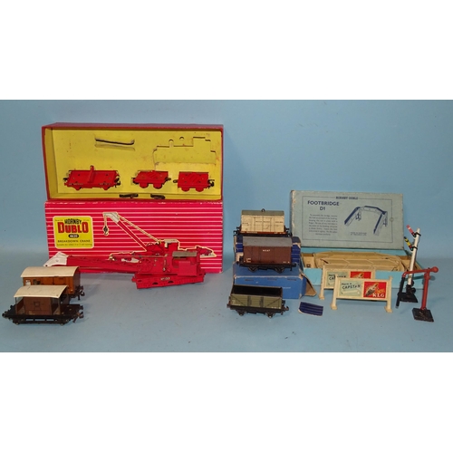 263 - Hornby Dublo, 4620 Breakdown Crane, (boxed), two boxed wagons and other items.