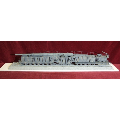 402 - A 38cm Siegfried German WWII rail gun on moulded track, 108cm overall, 20cm high, (scale 1:72).... 