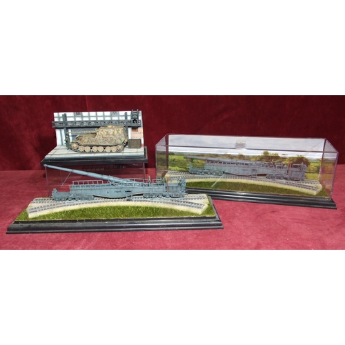 408 - Two small-scale rail gun models marked Leopold, 22cm long and a small-scale model of a German tank, ... 