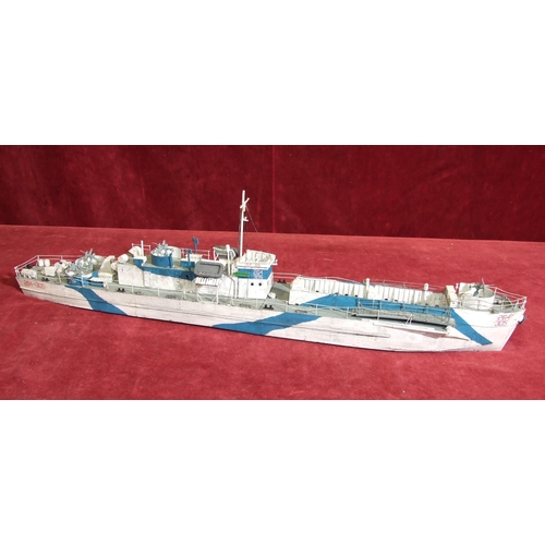 416 - A resin-built WWII D-Day landing craft 264-305, 65cm long, 17cm high.