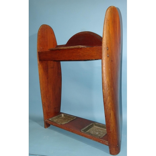 540 - An unusual stick stand constructed from two WWI period propeller tips, with removable drip tray, 62c... 