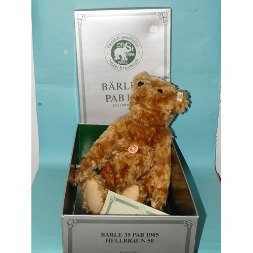 421 - A modern boxed Steiff Barle 35 Pab 1905 teddy bear, with button, tags, certificate (no.3433 of ... 