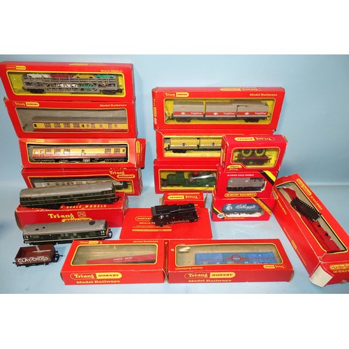 238 - A quantity of mainly boxed Triang Hornby rolling stock.