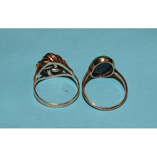 380 - A turquoise-set 9ct gold ring, size O, (turquoise discoloured) and a 9ct gold knot ring, size P, 5.7... 