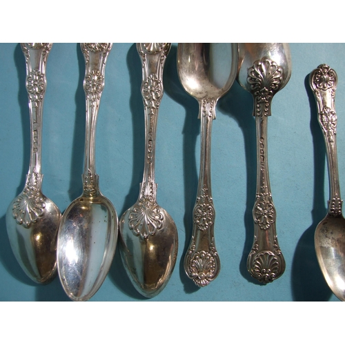 568 - A collection of silver flatware: five each table forks, dessert forks and dessert spoons and two tea... 