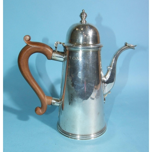 579 - A coffee pot of plain tapered form, with dome lid and wood handle, 23.5cm high, London 1918, ___23oz... 