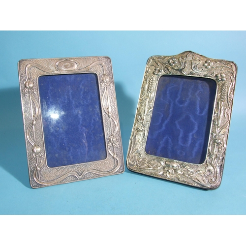 584 - Two Edwardian Art-Nouveau-style pressed picture frames, 14 x 19cm, Birmingham 1903, (2).... 